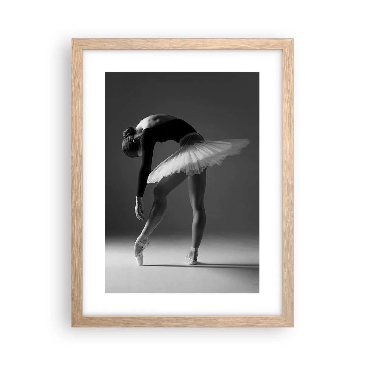 Plagát v ráme zo svetlého duba - Bella ballerina - 30x40 cm