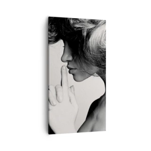 Obraz na plátne - Zahľadená do seba - 55x100 cm