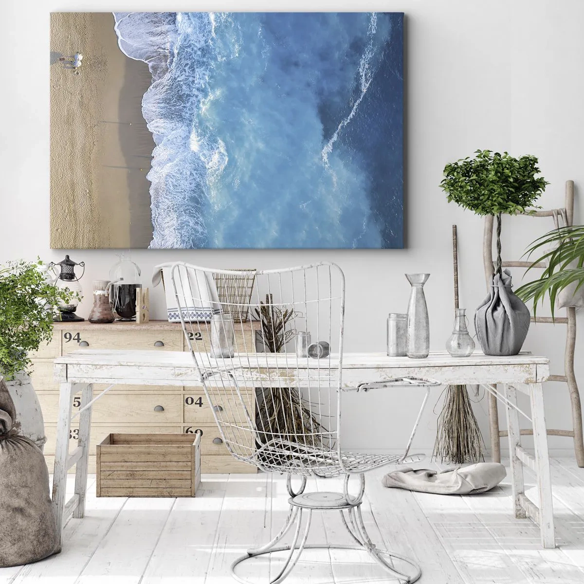 Obraz na plátne - Pohľad z vtáčej perspektívy na pláž a morské vlny - 70x50cm - Sila modrej - Moderná nástenná dekorácia do obývacej izby a spálne ARTTOR