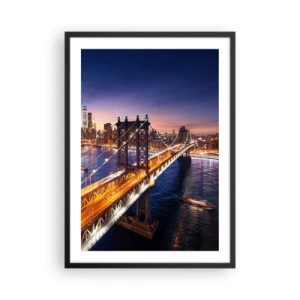 Plagát v čiernom ráme - Most v New Yorku v noci s výhľadom na mesto - 50x70cm - Žiariaci most do srdca mesta - Moderná nástenná dekorácia do obývacej izby a spálne ARTTOR
