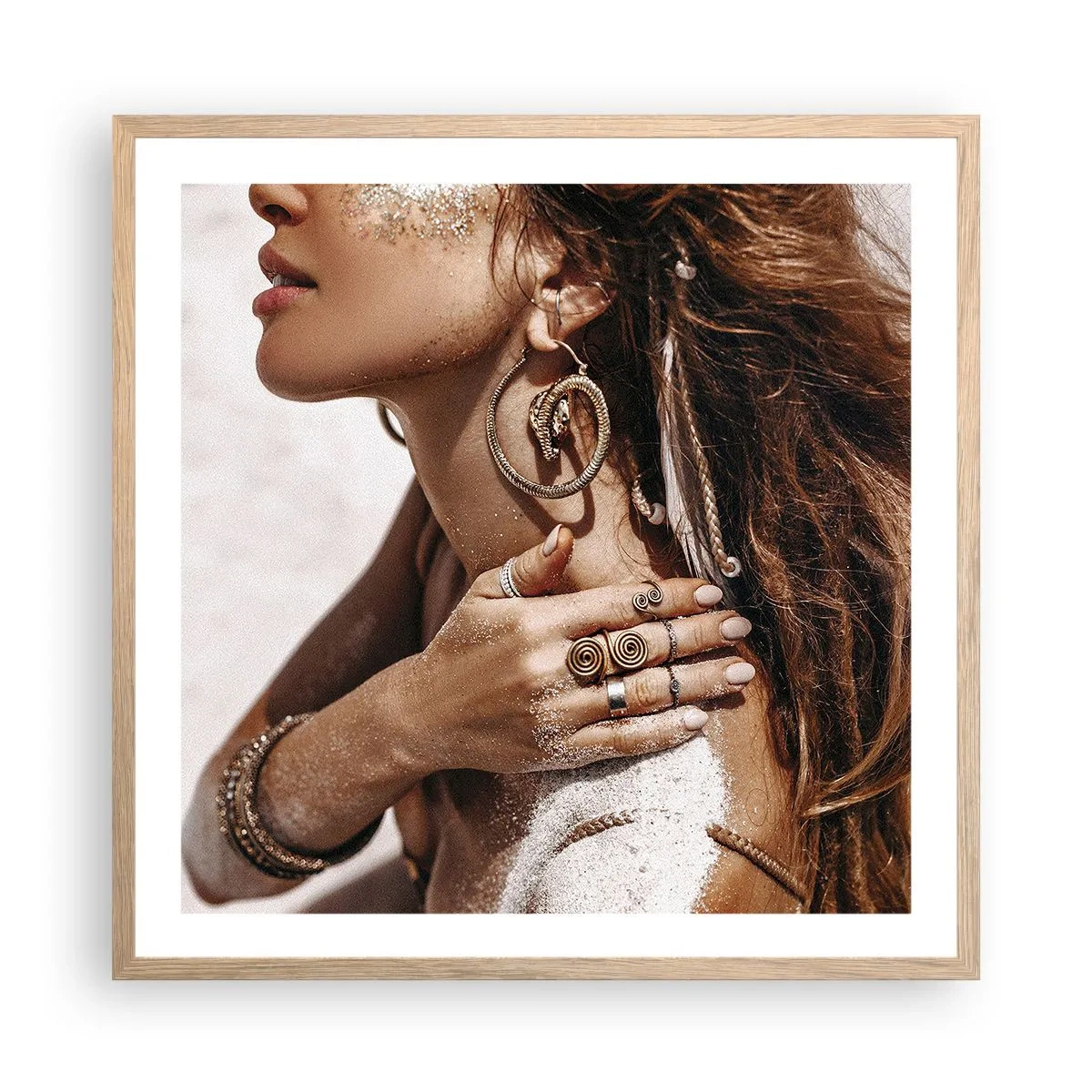 Plagát v ráme zo svetlého duba - Kráľovná divokej pláže - 60x60 cm