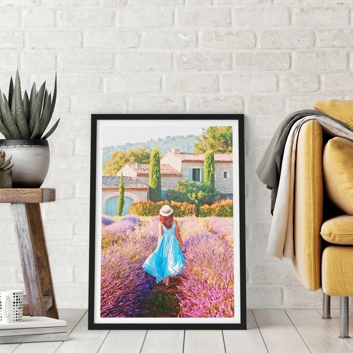 Plagát v čiernom ráme - Levanduľové dievča - 30x40 cm