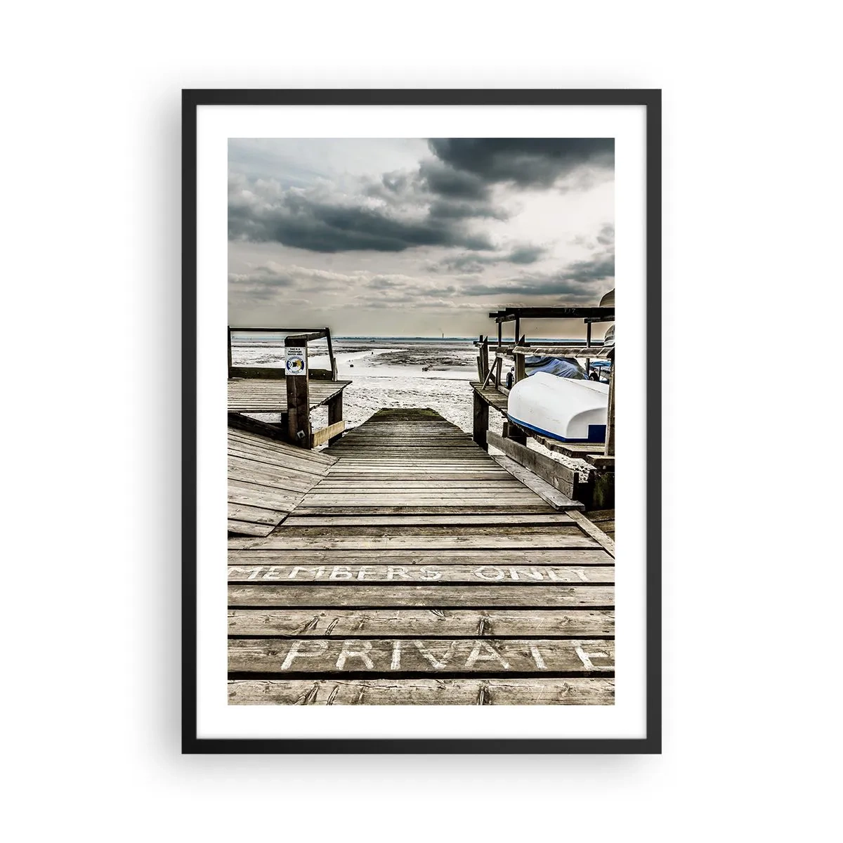 Plagát v čiernom ráme - Drevené mólo nad morom - 50x70cm - Severná pláž - Moderná nástenná dekorácia do obývacej izby a spálne ARTTOR