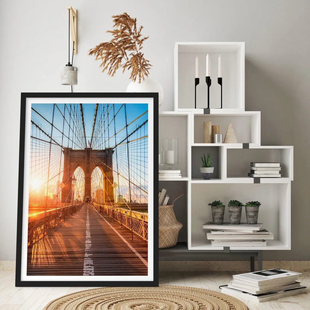 Plagát v čiernom ráme - Brooklynský most osvetlený lúčmi vychádzajúceho slnka - 50x70cm - Na zlatom moste - Moderná nástenná dekorácia do obývacej izby a spálne ARTTOR