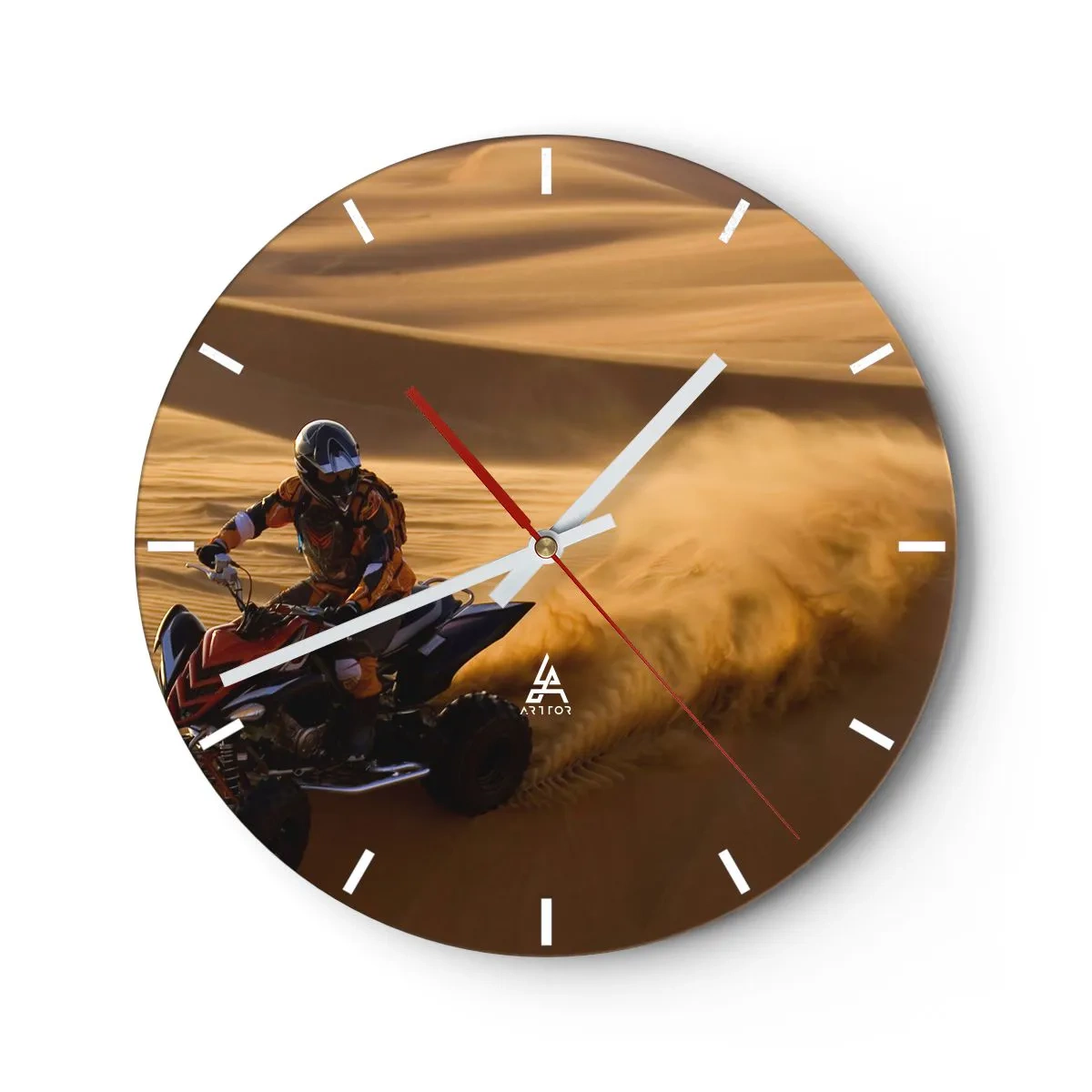 Nástenné hodiny - Štvorkolka v púšti v akcii - 30x30cm - Na vlnách piesku - Moderná nástenná dekorácia do obývacej izby, kuchyne a spálne ARTTOR