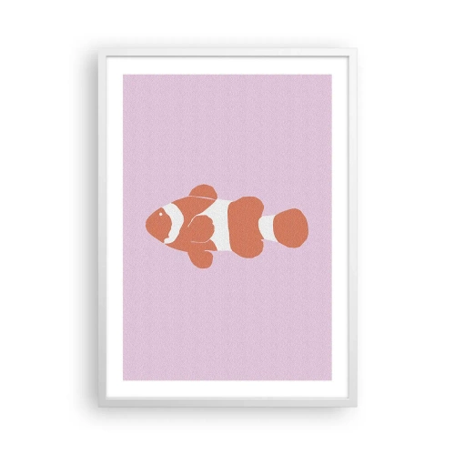 Plagát v bielom ráme - Korále jej pristanú - 50x70 cm