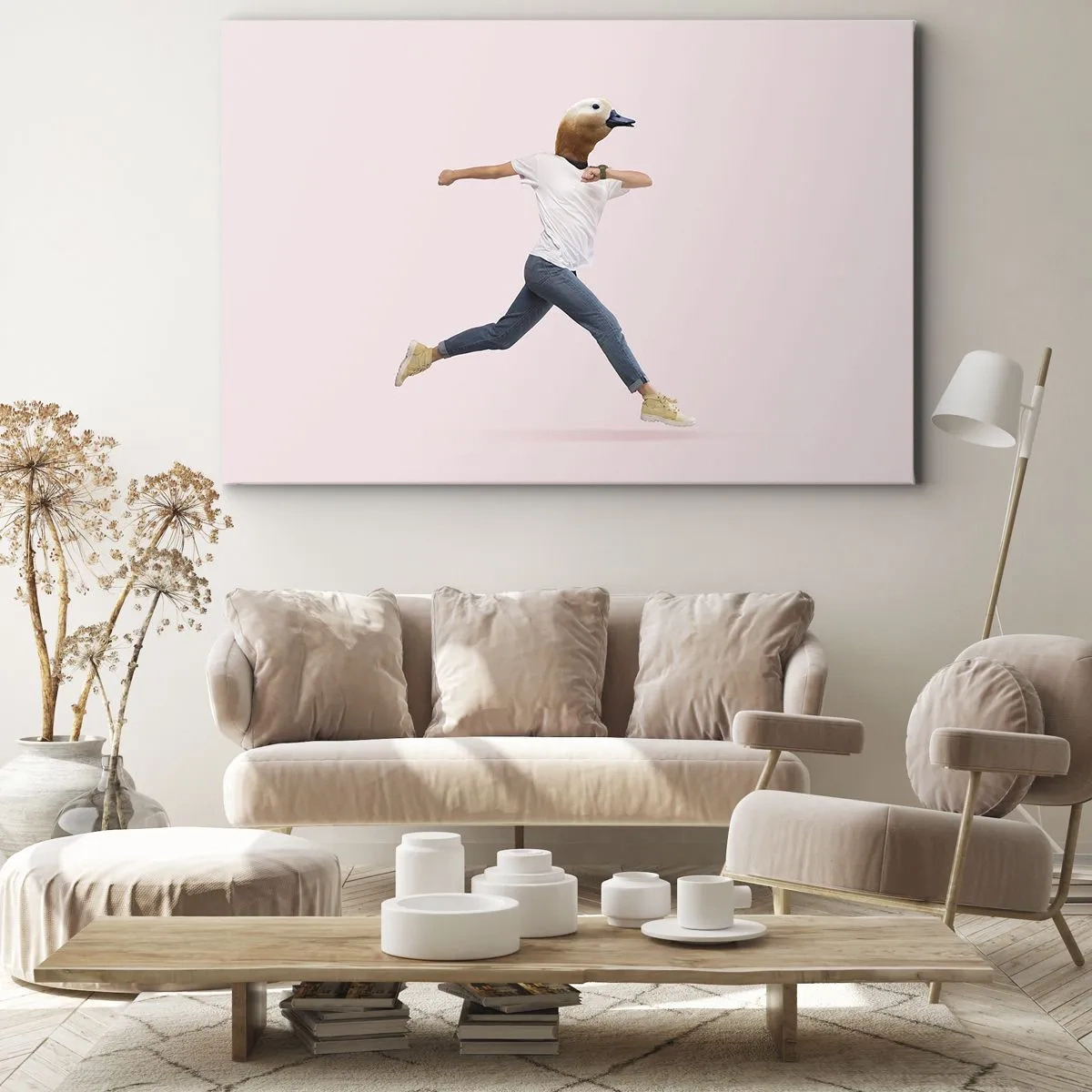 Obraz na plátne - Surrealistická postava s kačacou hlavou v pohybe - 70x50cm - Štipka absurdity - Moderná nástenná dekorácia do obývacej izby a spálne ARTTOR