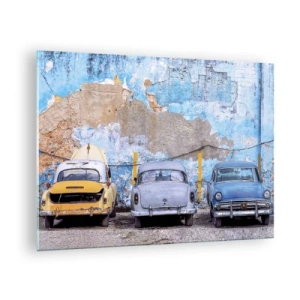 Obraz na skle - Veterány na pozadí zničenej steny - 70x50cm - Stretnutie veteránov - Moderná nástenná dekorácia do obývacej izby a spálne ARTTOR
