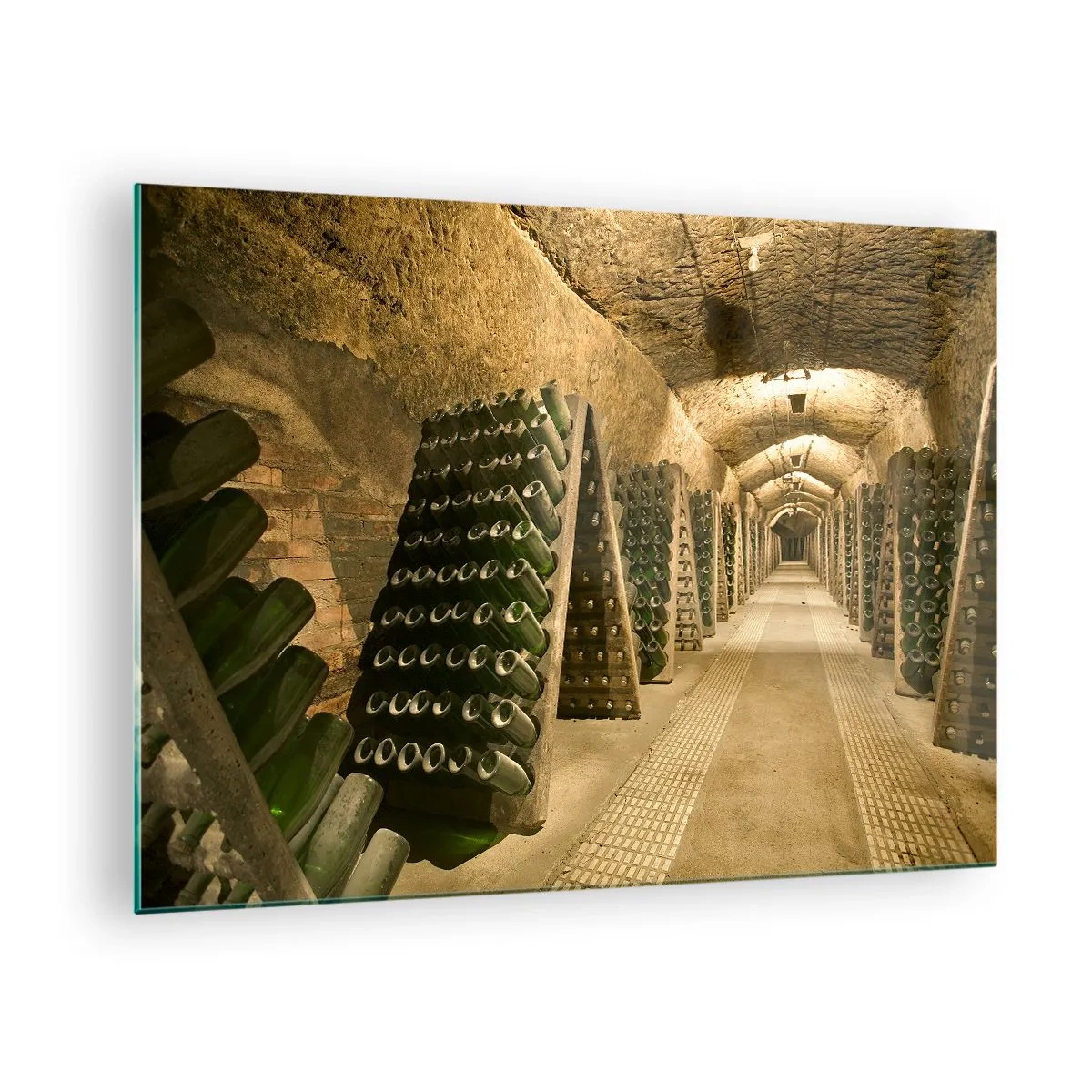 Obraz na skle - Pivnica s fľašami vína, ktoré dozrievajú v radoch - 70x50cm - Narodeniny chuti - Moderná nástenná dekorácia do obývacej izby a spálne ARTTOR