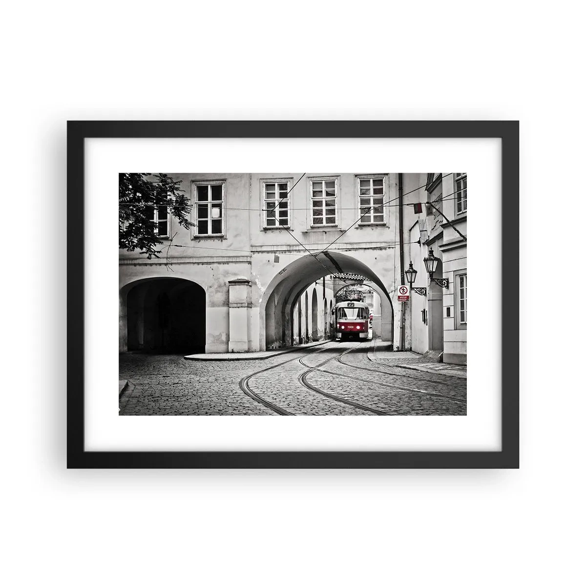 Plagát v čiernom ráme - Mestským labyrintom - 40x30 cm