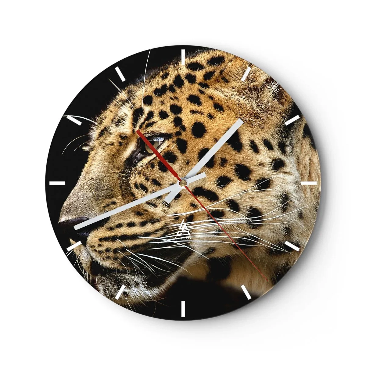 Nástenné hodiny - Detailný záber na leopardju hlavu na čiernom pozadí - 30x30cm - Pokojný, sústredený, pripravený - Moderná nástenná dekorácia do obývacej izby, kuchyne a spálne ARTTOR