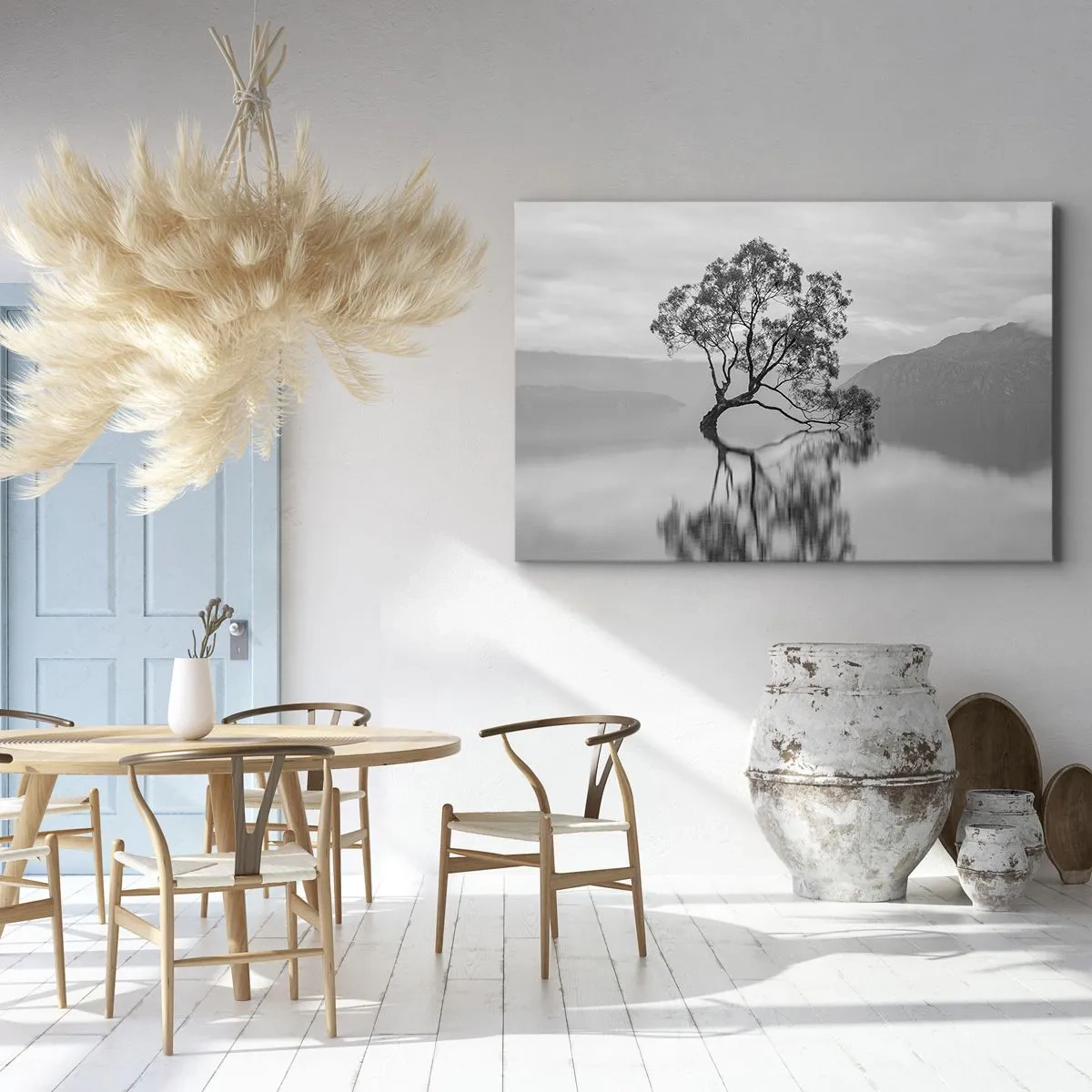 Obraz na plátne - Osamelý strom odrážajúci sa vo vode s horami v pozadí - 70x50cm - Existuje taká krajina - Moderná nástenná dekorácia do obývacej izby a spálne ARTTOR