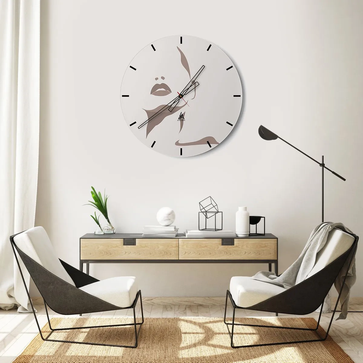 Nástenné hodiny - Minimalistický portrét ženy v odtieňoch béžovej. - 30x30cm - Stvorená zo svetla a tieňa - Moderná nástenná dekorácia do obývacej izby, kuchyne a spálne ARTTOR