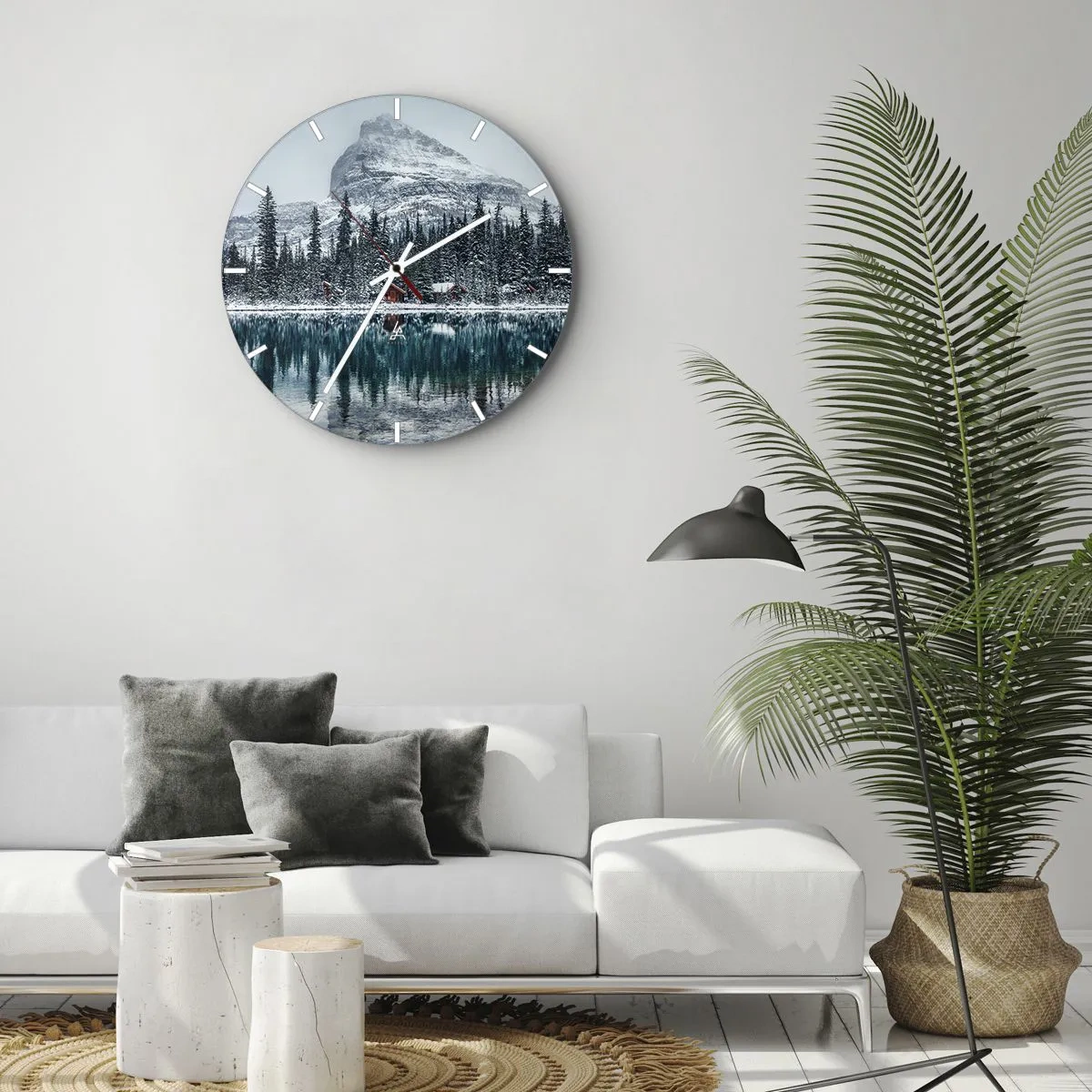 Nástenné hodiny - Zimná krajina s jazerom, lesom a horou v pozadí - 30x30cm - Kanadské útočisko - Moderná nástenná dekorácia do obývacej izby, kuchyne a spálne ARTTOR