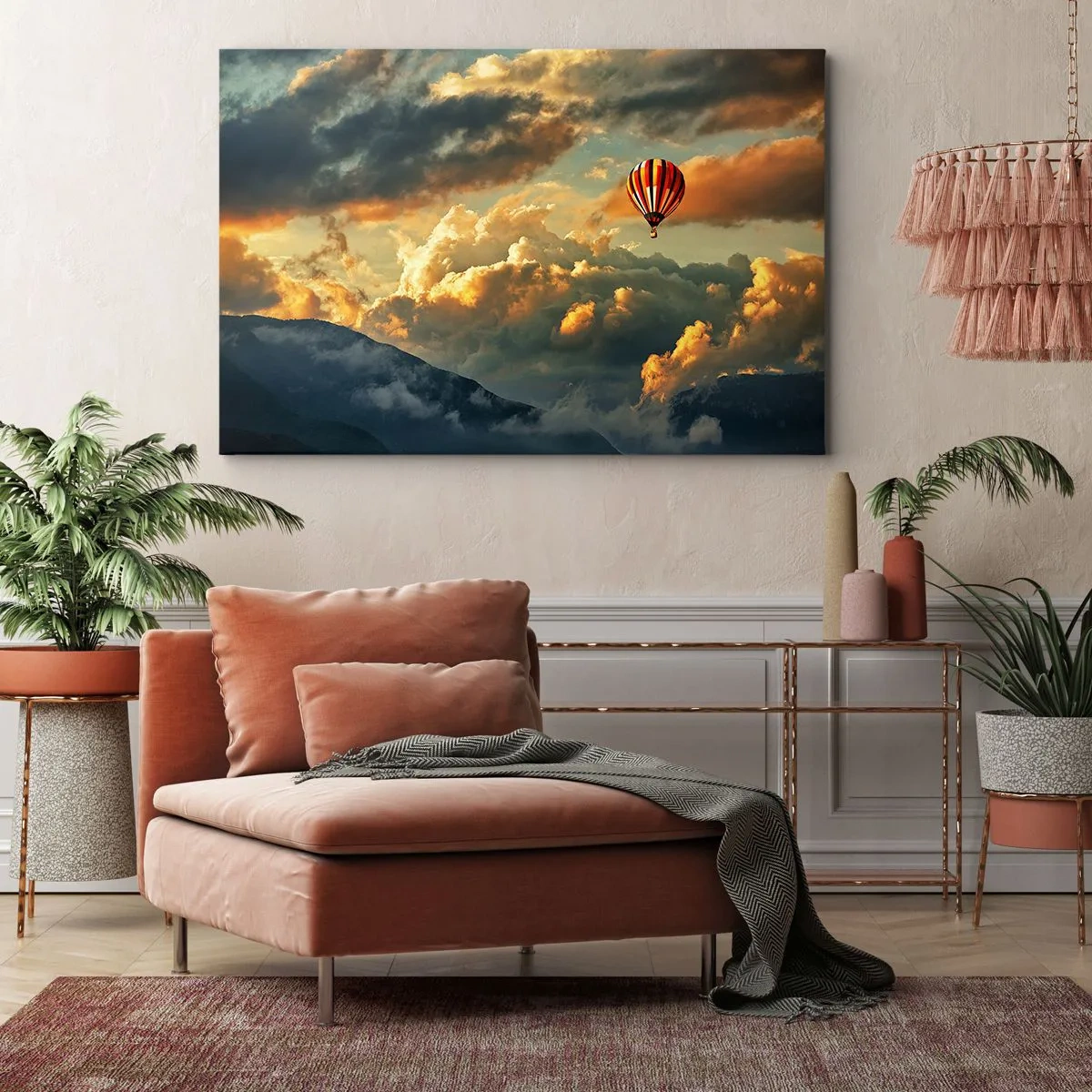 Obraz na plátne - Balón na pozadí dramatických oblakov - 70x50cm - Letím, lebo chcem - Moderná nástenná dekorácia do obývacej izby a spálne ARTTOR
