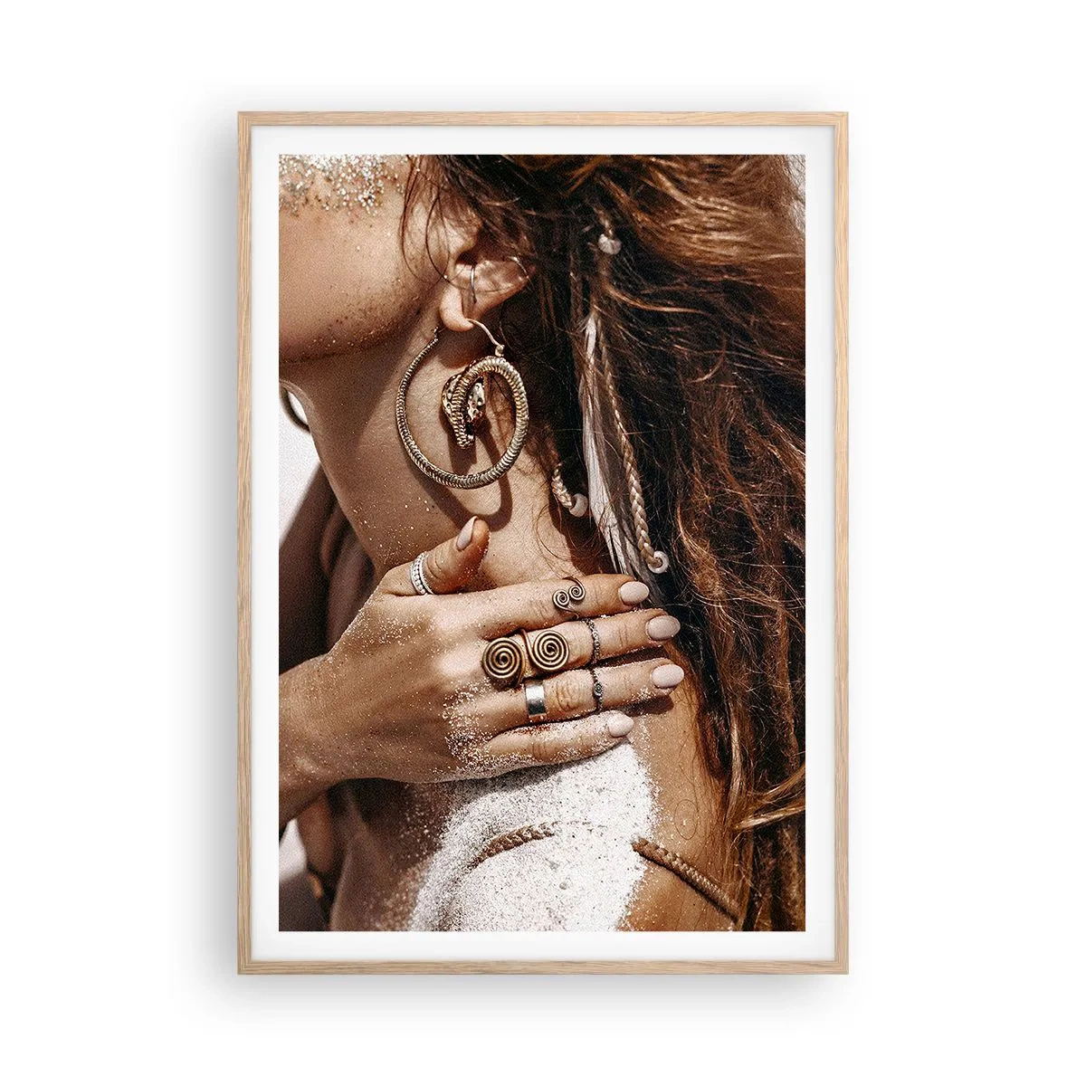 Plagát v ráme zo svetlého duba - Kráľovná divokej pláže - 70x100 cm