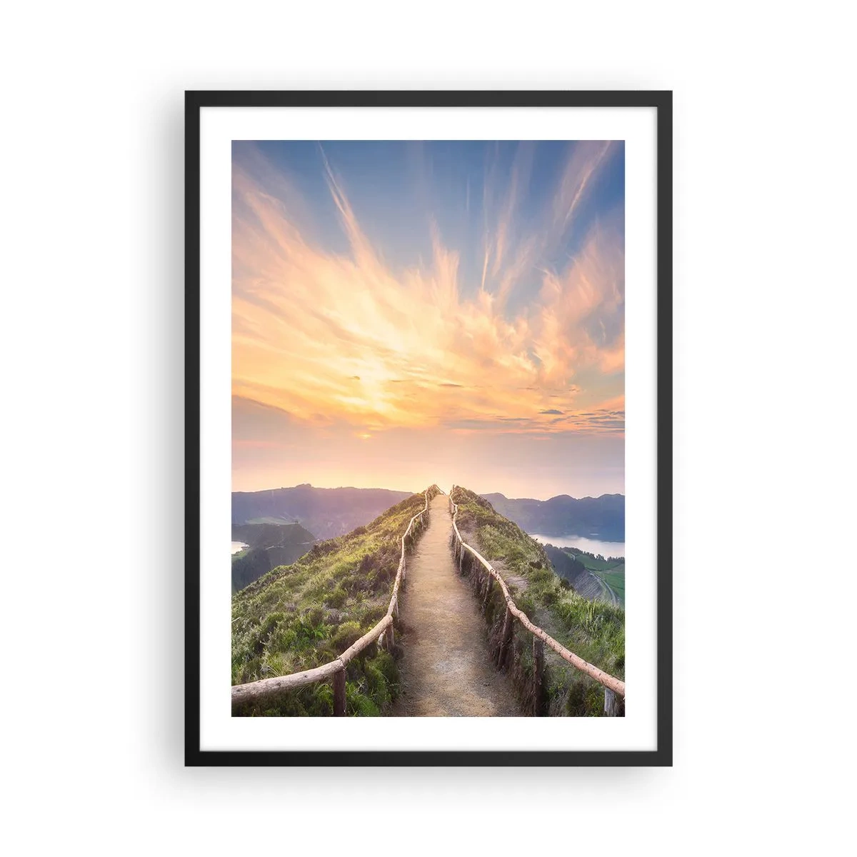 Plagát v čiernom ráme - Chodník na vrchole kopca s výhľadom na západ slnka a hory - 50x70cm - Blízko neba - Moderná nástenná dekorácia do obývacej izby a spálne ARTTOR