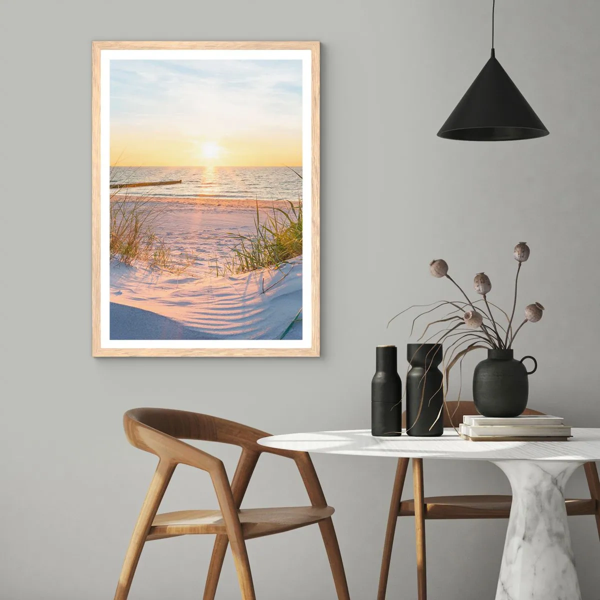Plagát v ráme zo svetlého duba - Šumenie mora, spev vtákov, divoká pláž uprostred trávy… - 70x100 cm