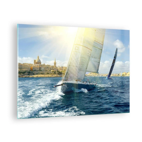 Obraz na skle - Jachta plávajúca na pozadí mesta za slnečného dňa - 70x50cm - Čas odísť z mesta - Moderná nástenná dekorácia do obývacej izby a spálne ARTTOR
