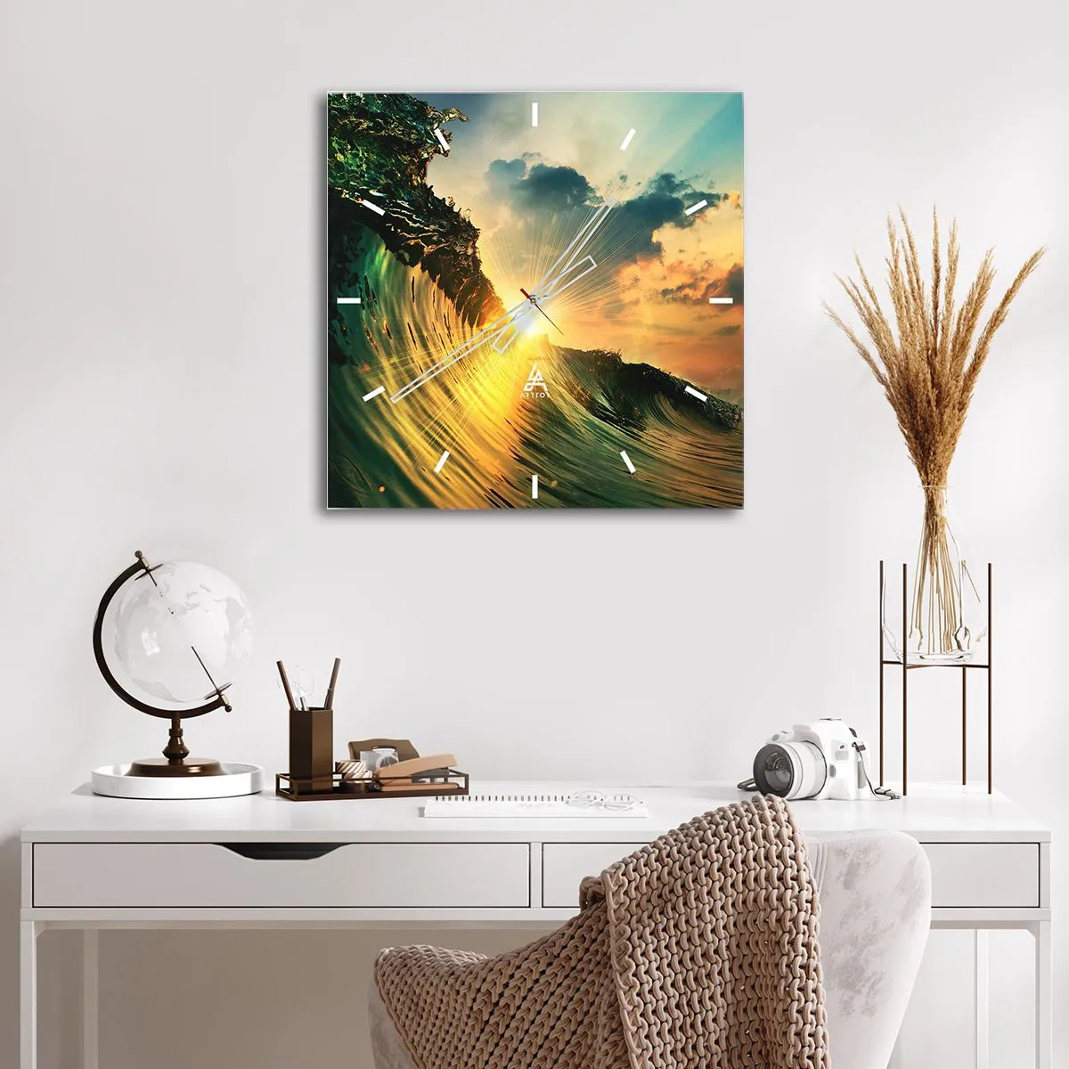 Nástenné hodiny - Surfer, kde si? - 40x40 cm