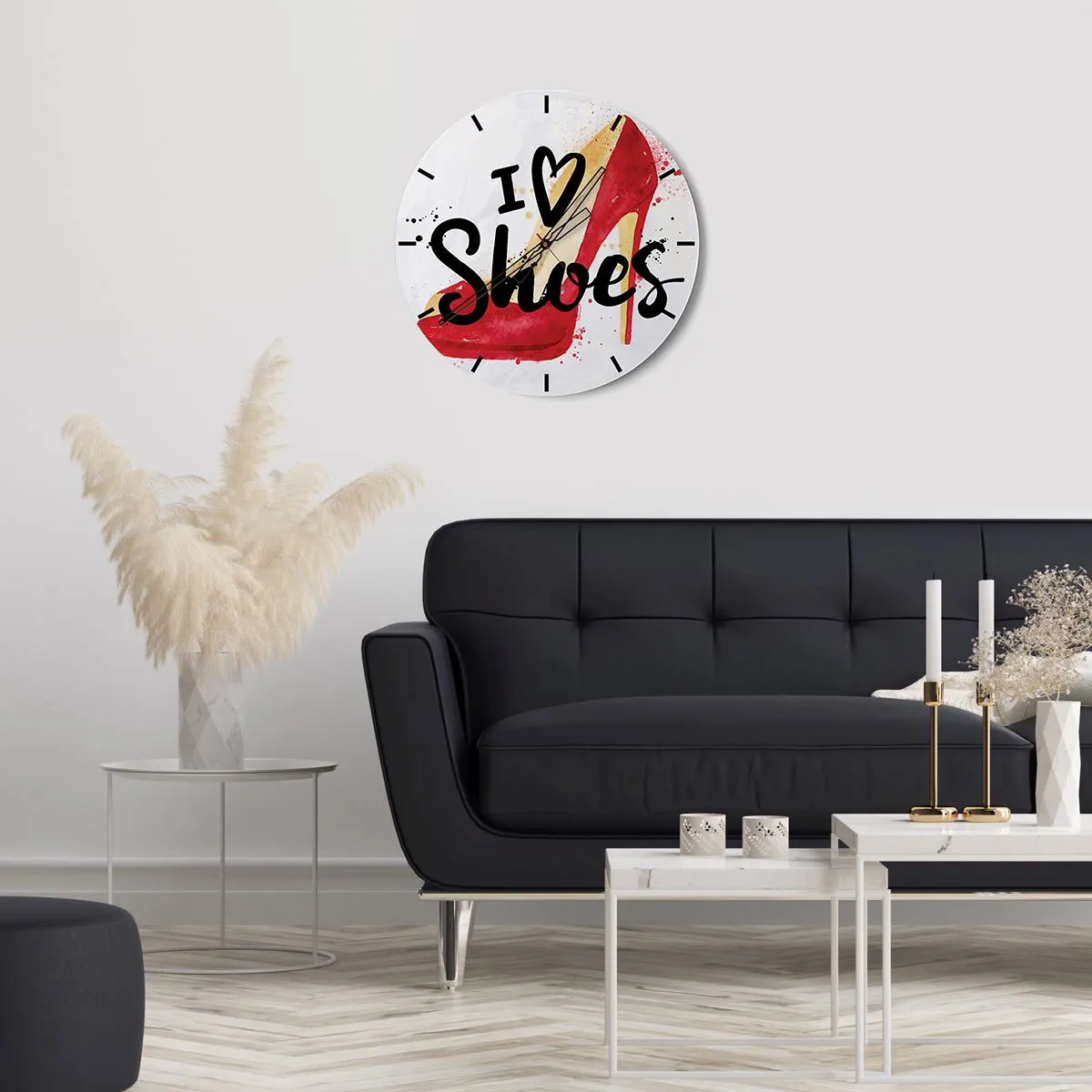 Nástenné hodiny - Červený vysoký podpätok s nápisom „Milujem topánky“. - 30x30cm - Láska má viac podôb - Moderná nástenná dekorácia do obývacej izby, kuchyne a spálne ARTTOR