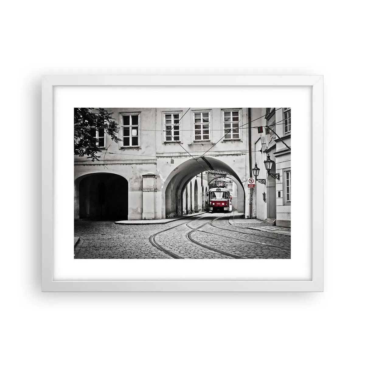 Plagát v bielom ráme - Mestským labyrintom - 40x30 cm