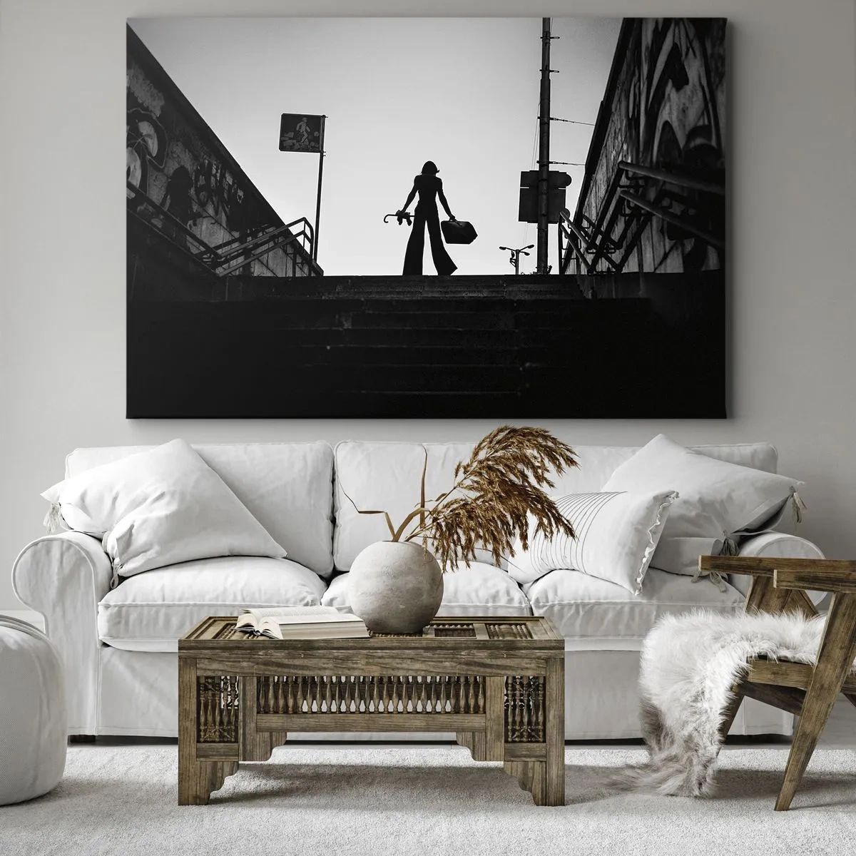 Obraz na plátne - Ženská postava na schodoch v čiernobielej farbe s dynamickou atmosférou - 70x50cm - Mestská cesta - Moderná nástenná dekorácia do obývacej izby a spálne ARTTOR