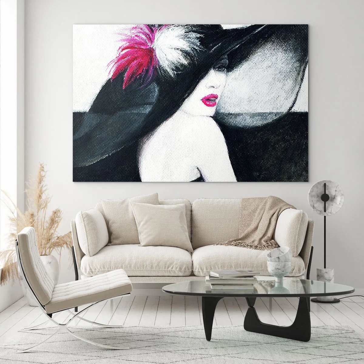 Obraz na skle - Portrét ženy vo veľkom klobúku s ružovým perom - 70x50cm - Vždy tajomstvo - Moderná nástenná dekorácia do obývacej izby a spálne ARTTOR