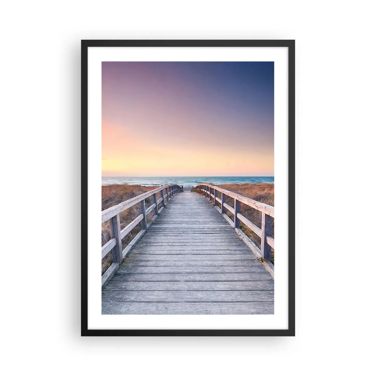 Plagát v čiernom ráme - Drevené mólo vedúce k moru pri západe slnka - 50x70cm - Baltská večerná polárna žiara - Moderná nástenná dekorácia do obývacej izby a spálne ARTTOR