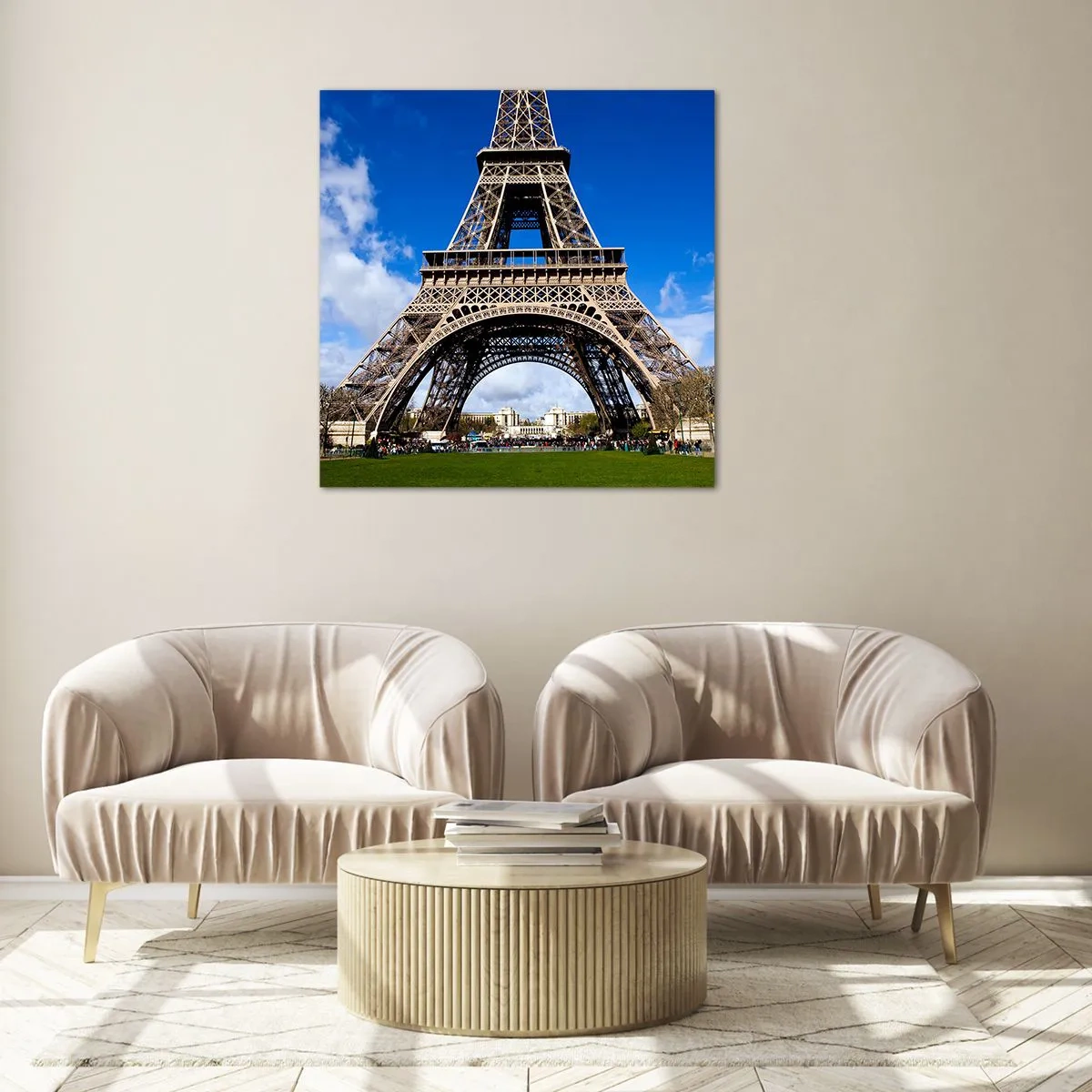 Obraz na skle - Celý Paríž pri jej nohách - 30x30 cm