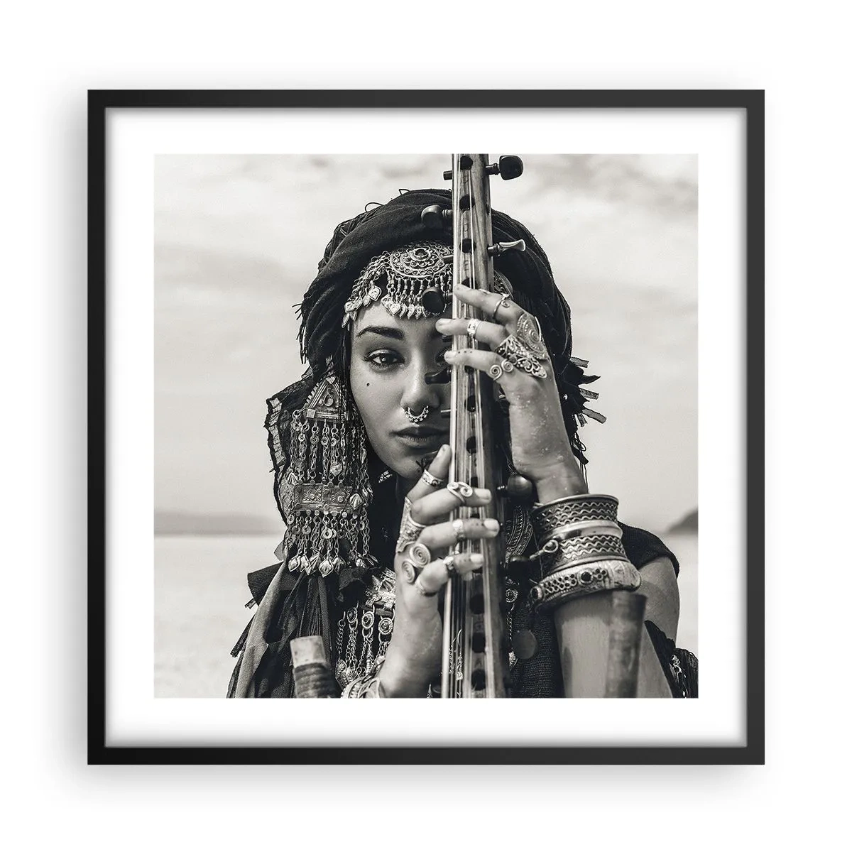 Plagát v čiernom ráme - Samotná hudba orientu - 50x50 cm