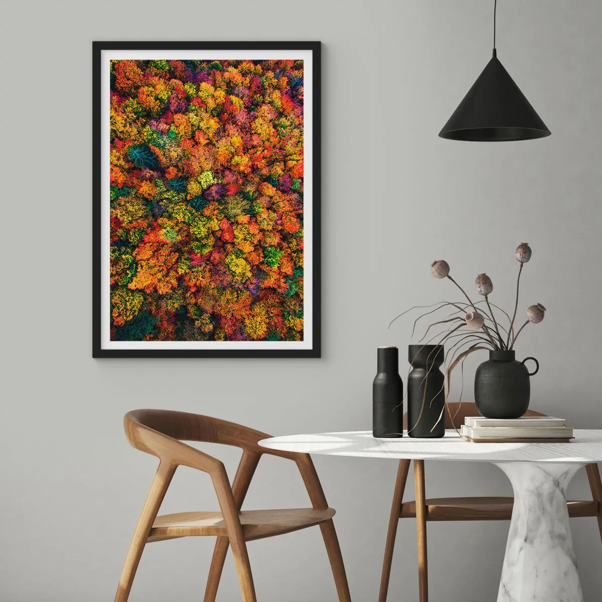 Plagát v čiernom ráme - Farebný les videný z vtáčej perspektívy v jeho jesennej palete - 50x70cm - Kytica jesenných stromov - Moderná nástenná dekorácia do obývacej izby a spálne ARTTOR