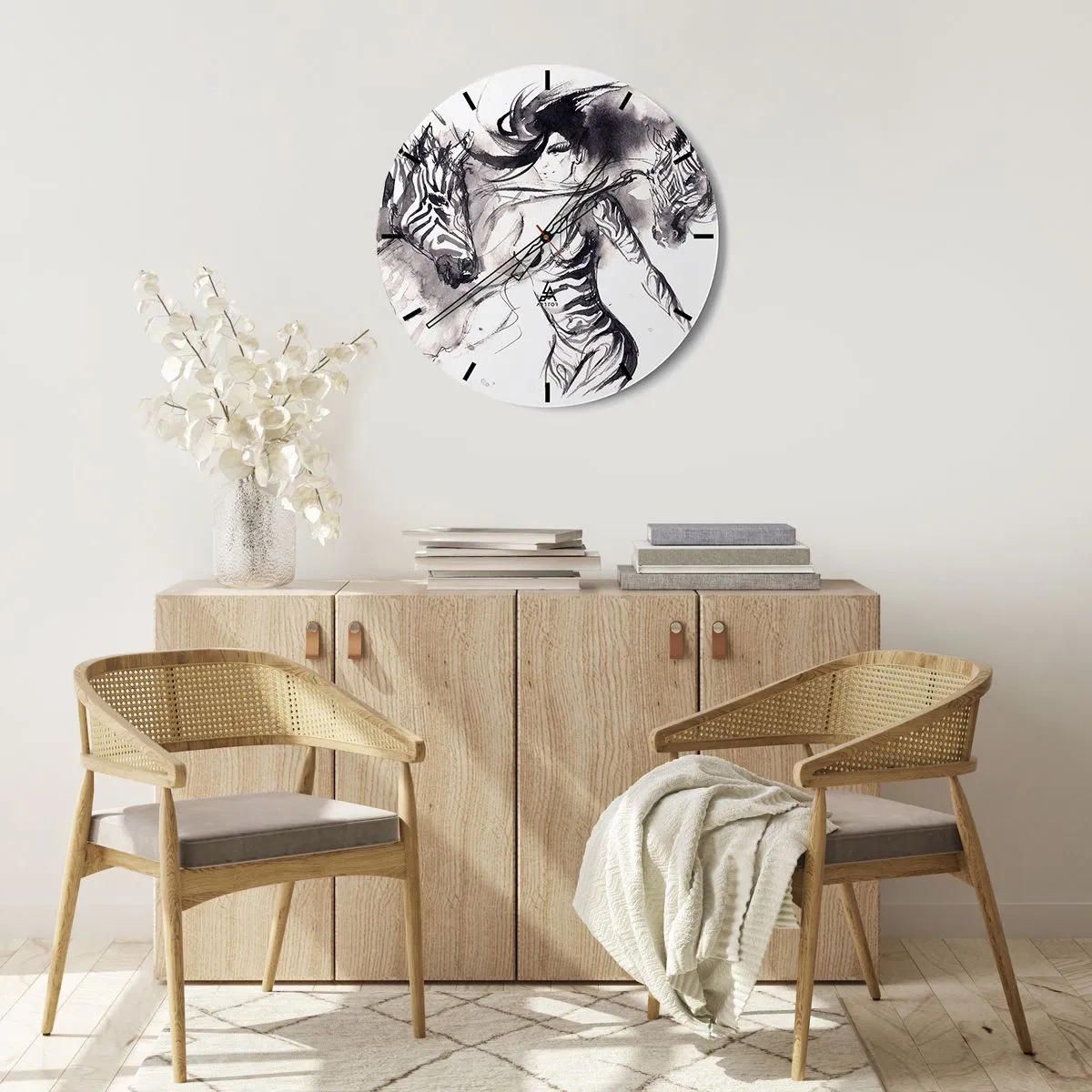 Nástenné hodiny - Žena v umeleckej forme tancuje s dvoma zhromaždenými ľuďmi - 30x30cm - Tancujúca so zebrami - Moderná nástenná dekorácia do obývacej izby, kuchyne a spálne ARTTOR