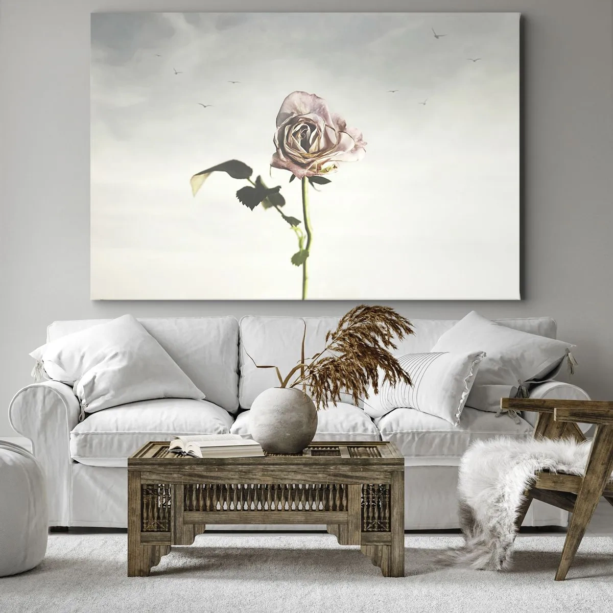 Obraz na plátne - Jemná ruža na pozadí jasnej oblohy s lietajúcimi vtákmi - 70x50cm - Vítanie jari - Moderná nástenná dekorácia do obývacej izby a spálne ARTTOR