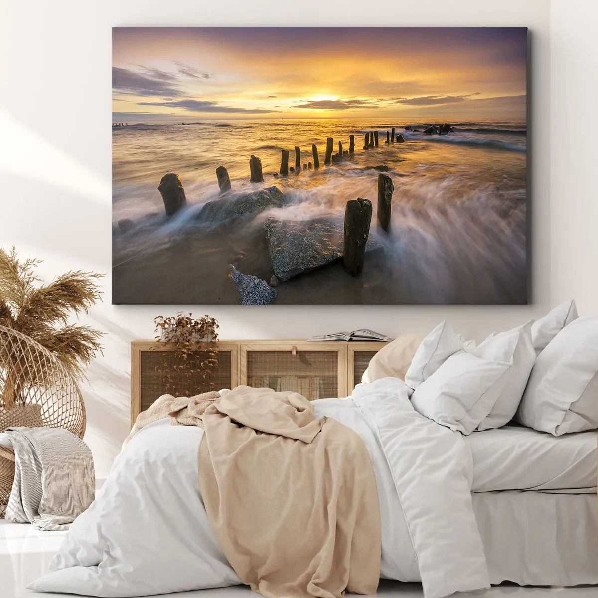 Obraz na plátne - Západ slnka nad morom so zvyškami starého móla - 70x50cm - Drsná krása Baltského mora  - Moderná nástenná dekorácia do obývacej izby a spálne ARTTOR