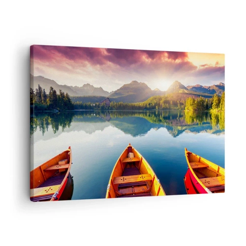 Obraz na plátne - Tri drevené lode na pozadí horského jazera pri západe slnka - 70x50cm - Nič proti prírode - Moderná nástenná dekorácia do obývacej izby a spálne ARTTOR