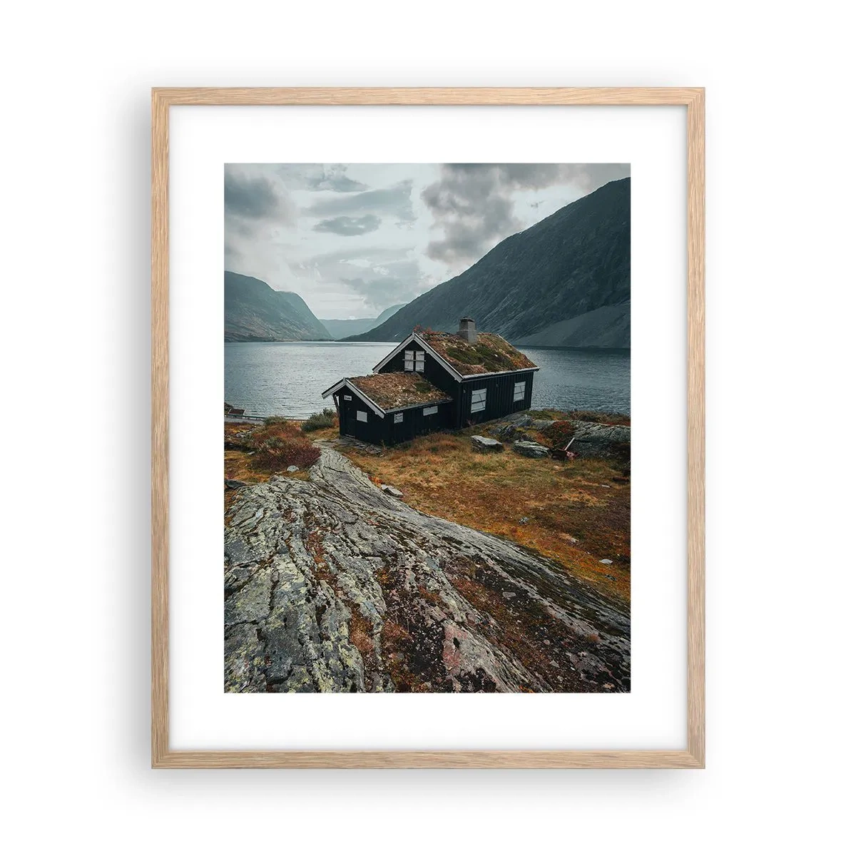 Plagát v ráme zo svetlého duba - Domček pri fjorde - 40x50 cm