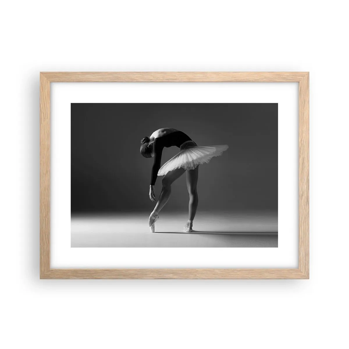 Plagát v ráme zo svetlého duba - Bella ballerina - 40x30 cm