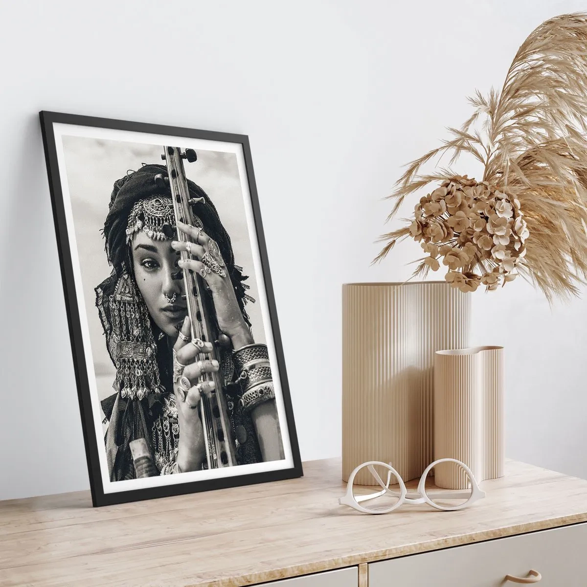 Plagát v čiernom ráme - Samotná hudba orientu - 61x91 cm