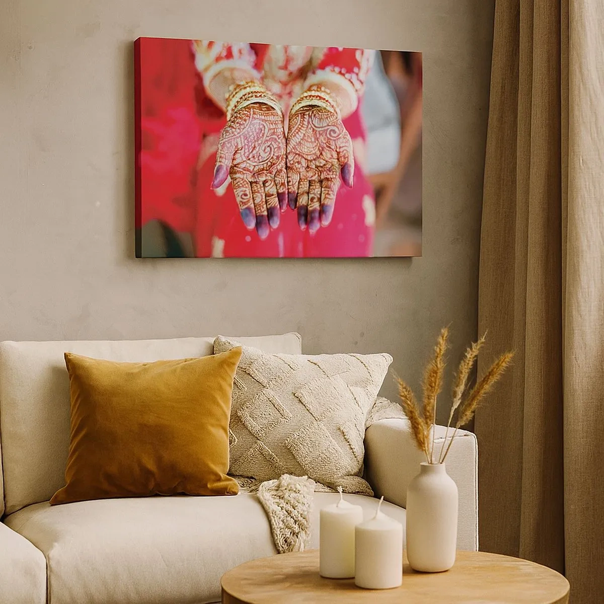 Obraz na plátne - Ruky zdobené hennou na pozadí červených šiat - 70x50cm - Pripravená chytiť šťastie - Moderná nástenná dekorácia do obývacej izby a spálne ARTTOR