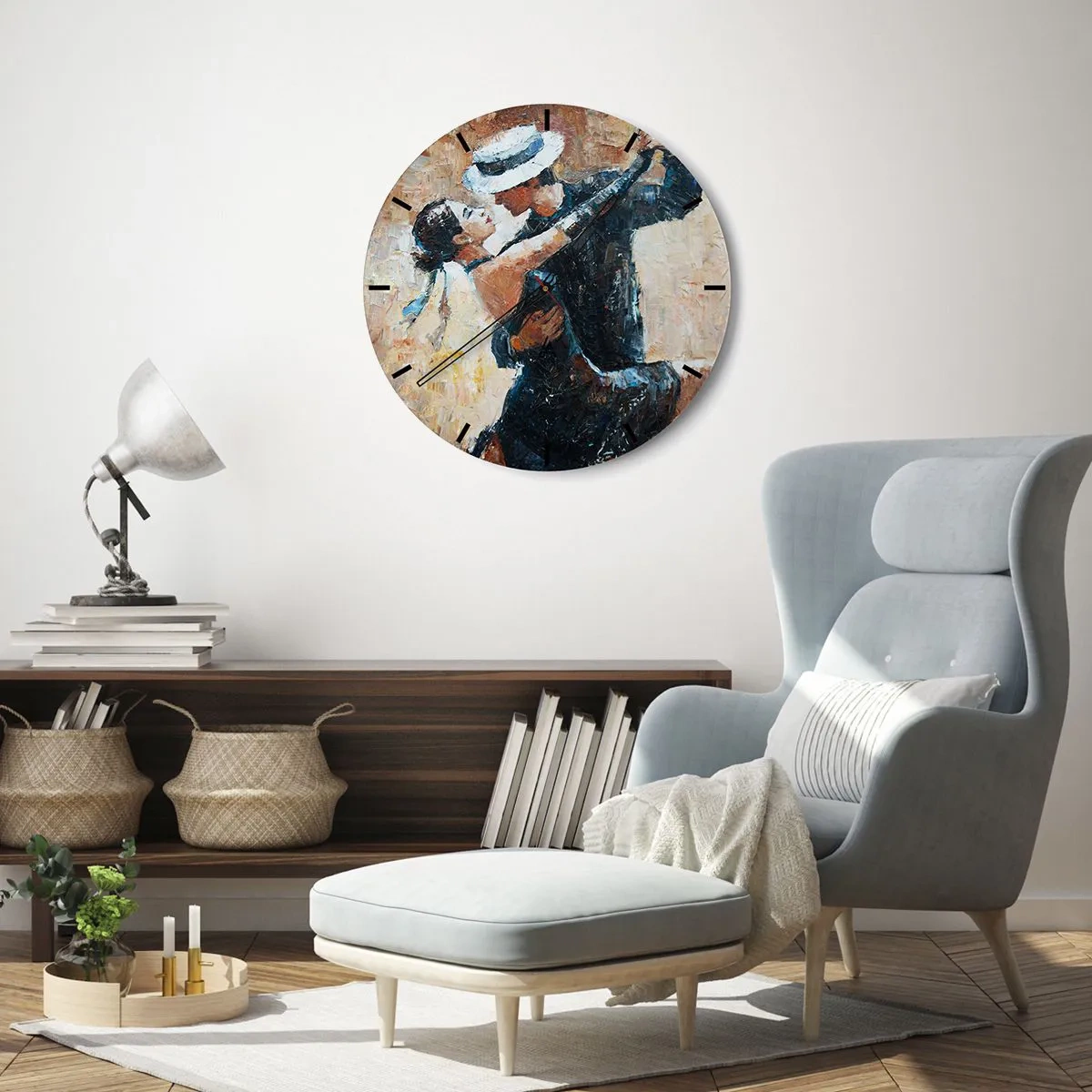 Nástenné hodiny - Pár tancuje v elegantných outfitoch s klobúkom a dynamickou pózou. - 30x30cm - A la Rudolf Valentino - Moderná nástenná dekorácia do obývacej izby, kuchyne a spálne ARTTOR