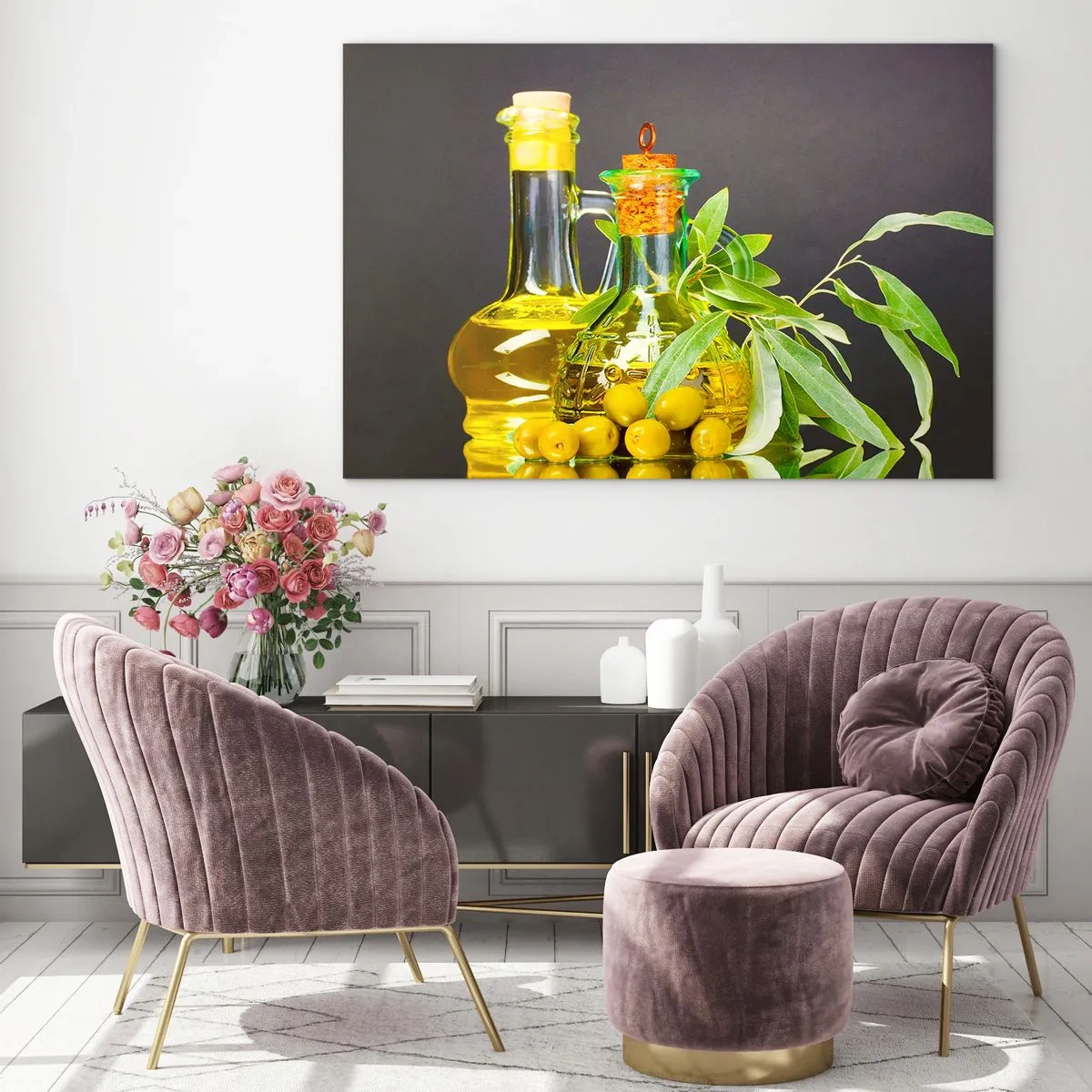 Obraz na skle - Fľaše olivového oleja a konár s olivami na pozadí - 70x50cm - Zátišie s olivami a olejom - Moderná nástenná dekorácia do obývacej izby a spálne ARTTOR