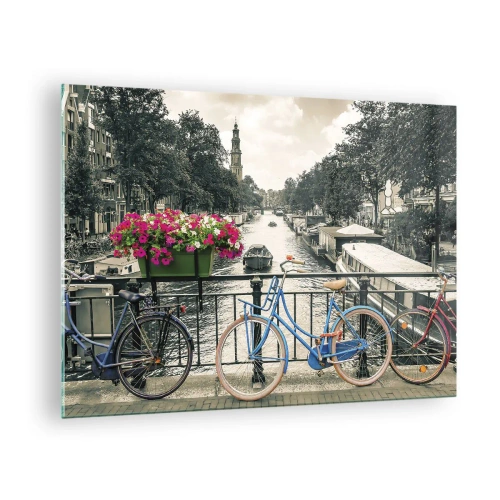 Obraz na skle - Farebné bicykle na moste cez kanál - 70x50cm - Farby amsterdamskej ulice - Moderná nástenná dekorácia do obývacej izby a spálne ARTTOR
