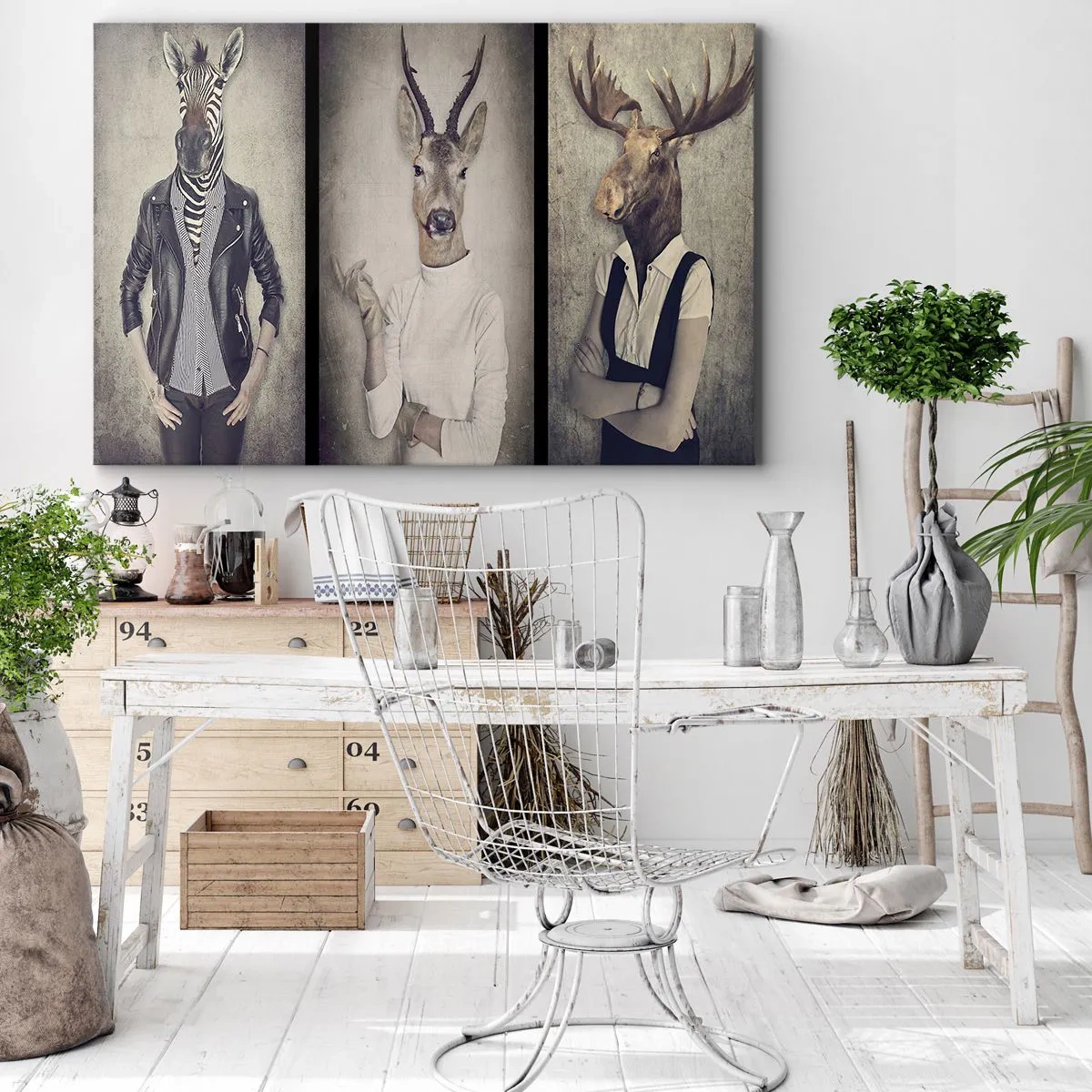 Obraz na plátne - Triptych so zvieracími postavami v ľudskom oblečení na umeleckom pozadí - 70x50cm - Nech prehovoria gestá - Moderná nástenná dekorácia do obývacej izby a spálne ARTTOR
