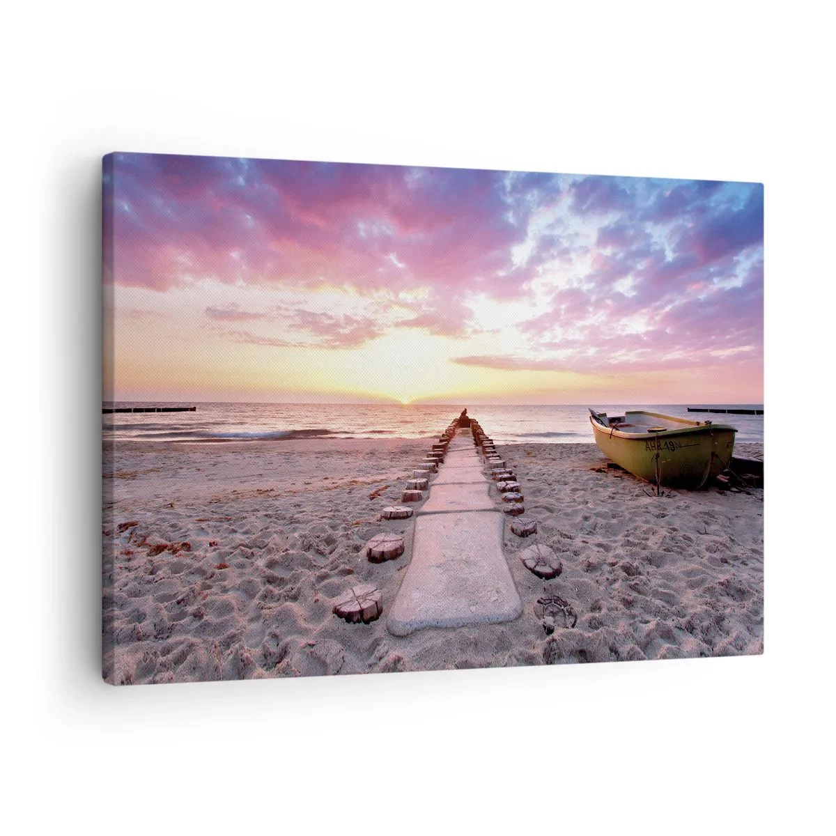 Obraz na plátne - Pláž pri východe slnka s loďou a mólom - 70x50cm - Okamih hlbokého zážitku - Moderná nástenná dekorácia do obývacej izby a spálne ARTTOR