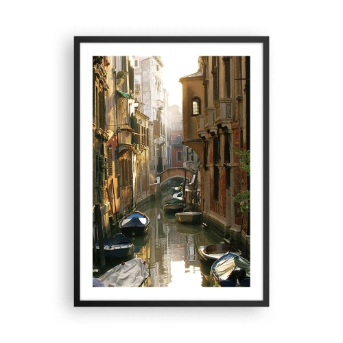 Plagát v čiernom ráme - Benátsky kanál obklopený historickými činžovnými domami - 50x70cm - V benátskom zákutí - Moderná nástenná dekorácia do obývacej izby a spálne ARTTOR