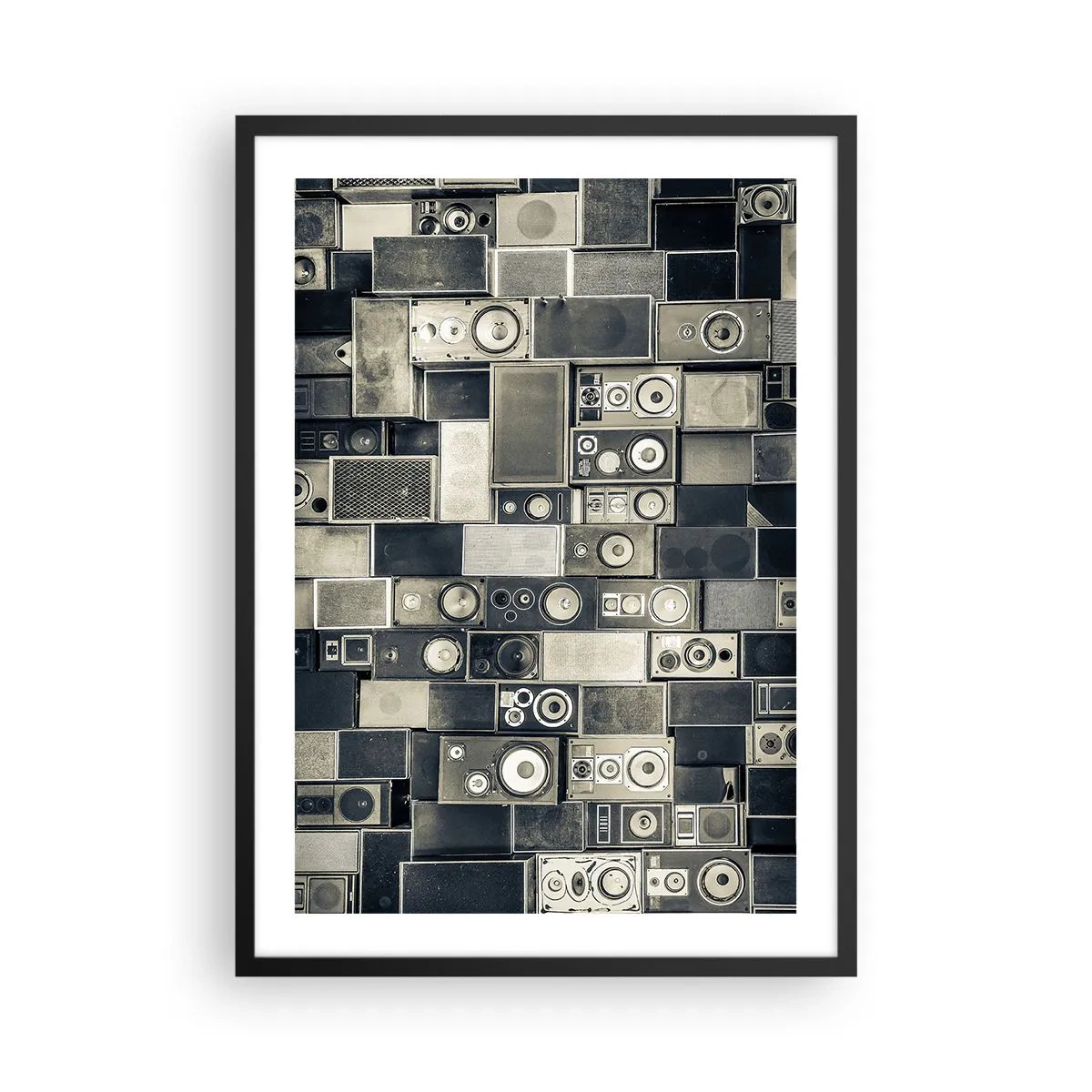 Plagát v čiernom ráme - Koláž reproduktorov v odtieňoch sivej - 50x70cm - A všetko je v pohode - Moderná nástenná dekorácia do obývacej izby a spálne ARTTOR