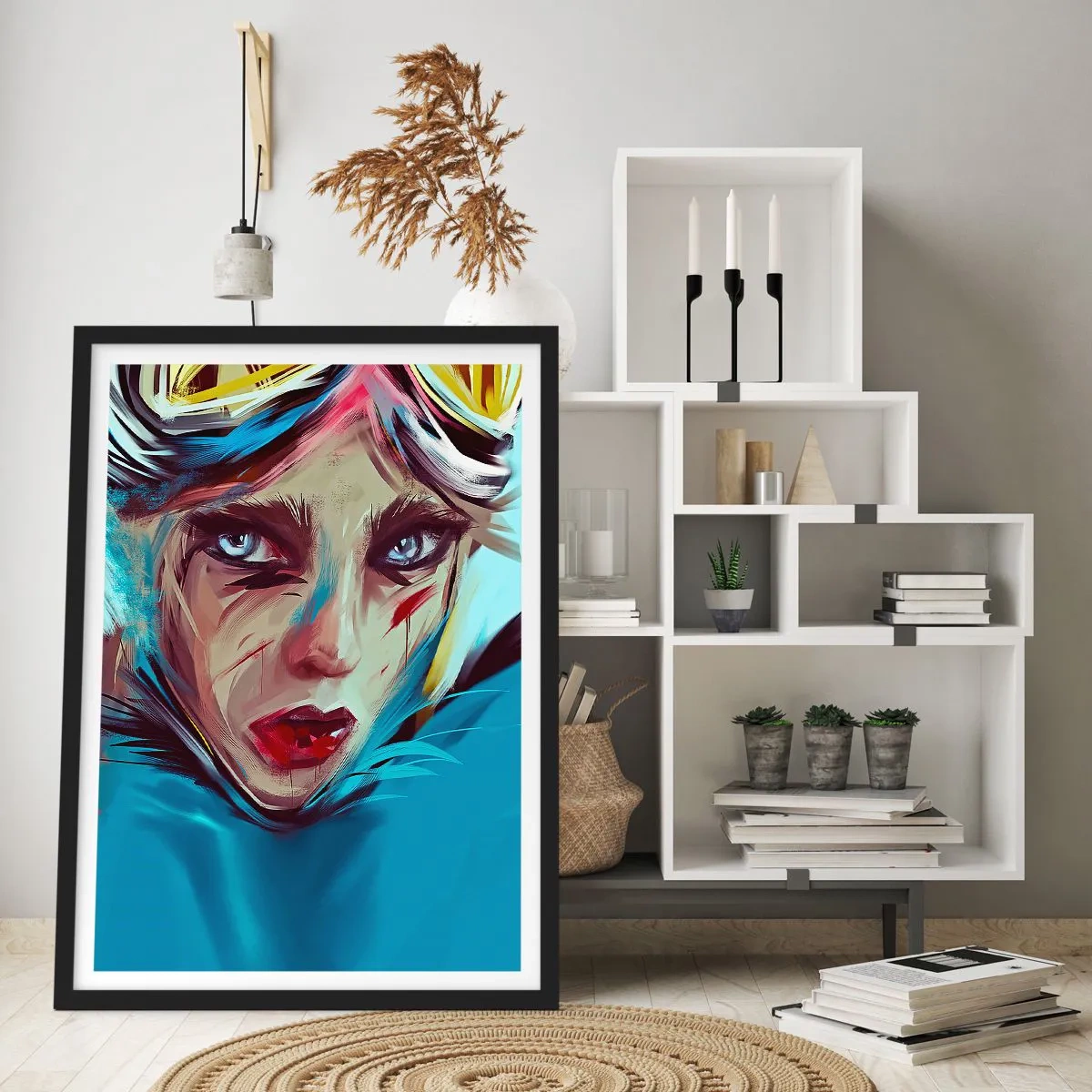 Plagát v čiernom ráme - Portrét ženy s intenzívnym pohľadom a modrým pozadím - 50x70cm - Silničná bojovníčka - Moderná nástenná dekorácia do obývacej izby a spálne ARTTOR