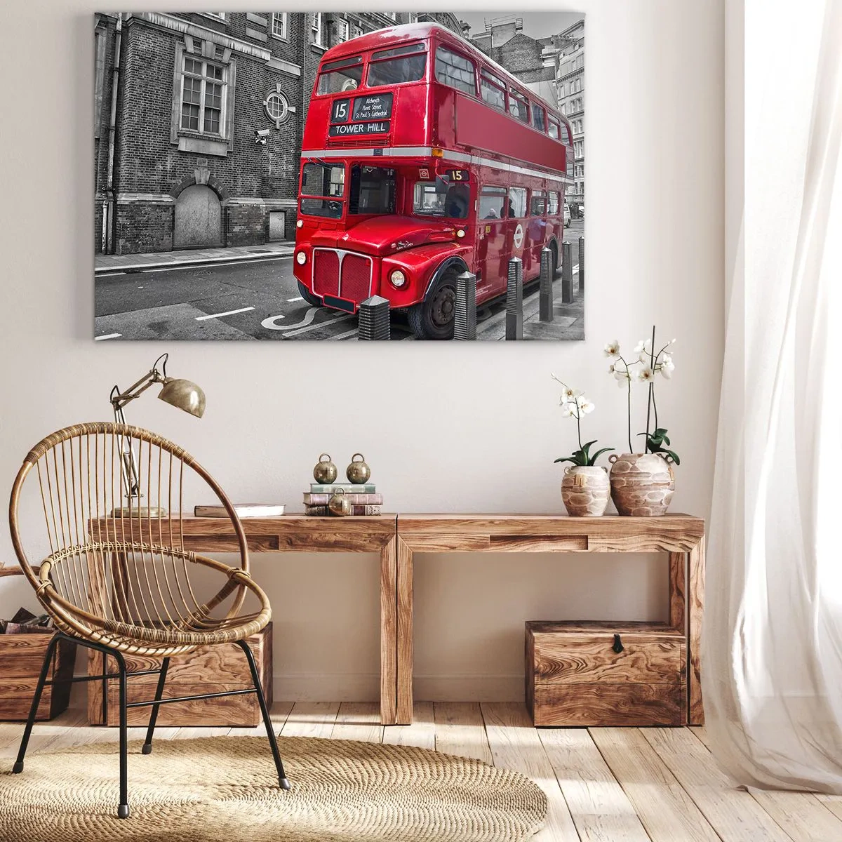 Obraz na plátne - Červený dvojposchodový autobus v Londýne na pozadí klasickej architektúry - 70x50cm - Vždy rovnaký - Moderná nástenná dekorácia do obývacej izby a spálne ARTTOR
