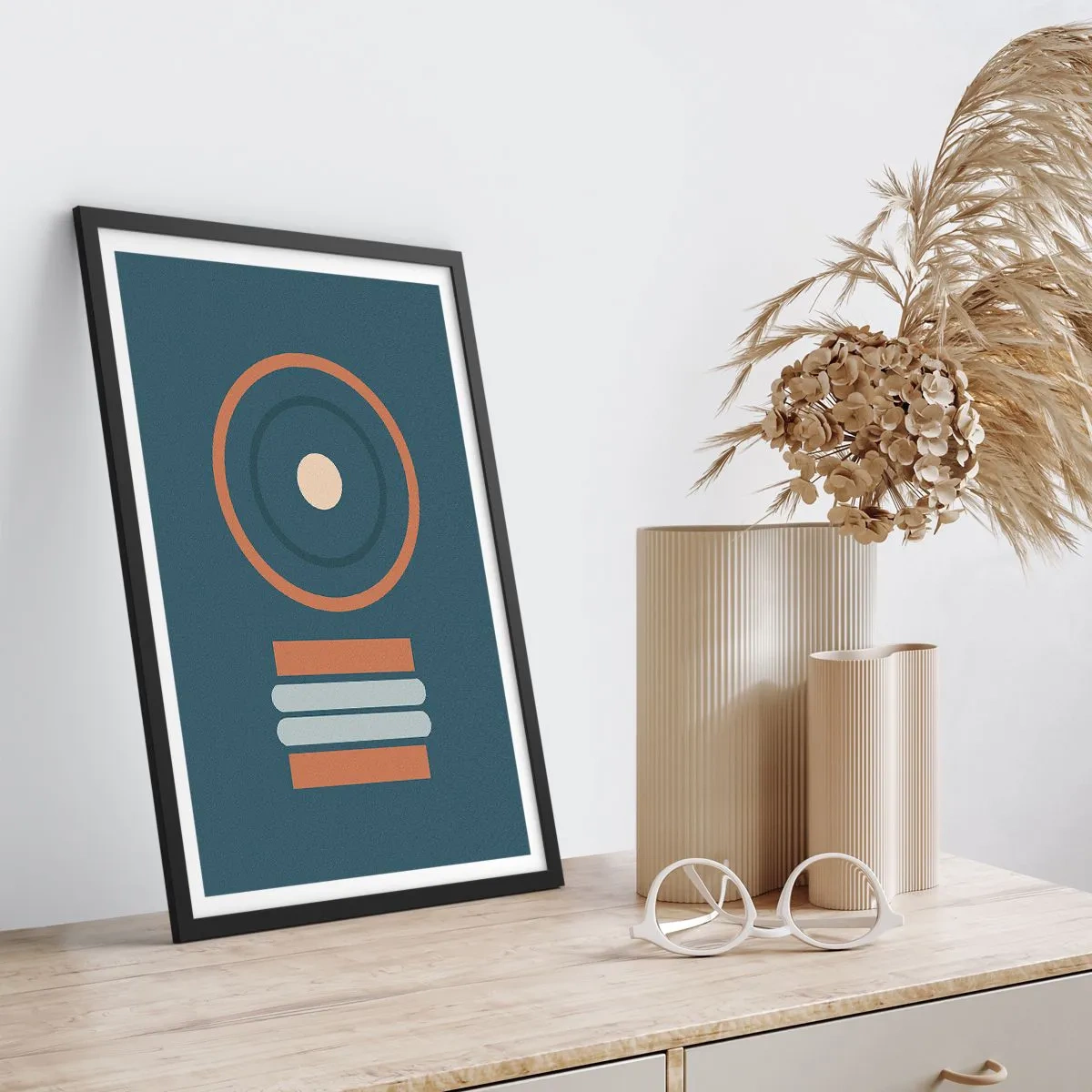 Plagát v čiernom ráme - Geometrický vzor s kruhmi a obdĺžnikmi v odtieňoch modrej a hnedej - 50x70cm - Podstata vecí - Moderná nástenná dekorácia do obývacej izby a spálne ARTTOR